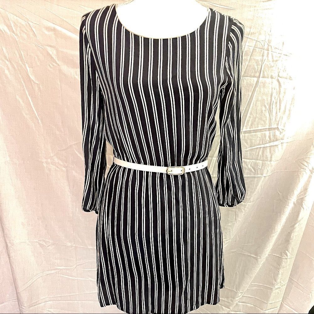 F21 whiteĀ & blue pin-striped 3/4 sleeveāminiādress